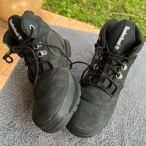 BOYS BLACK TIMBERLAND SNOW/HIKE BOOTS
